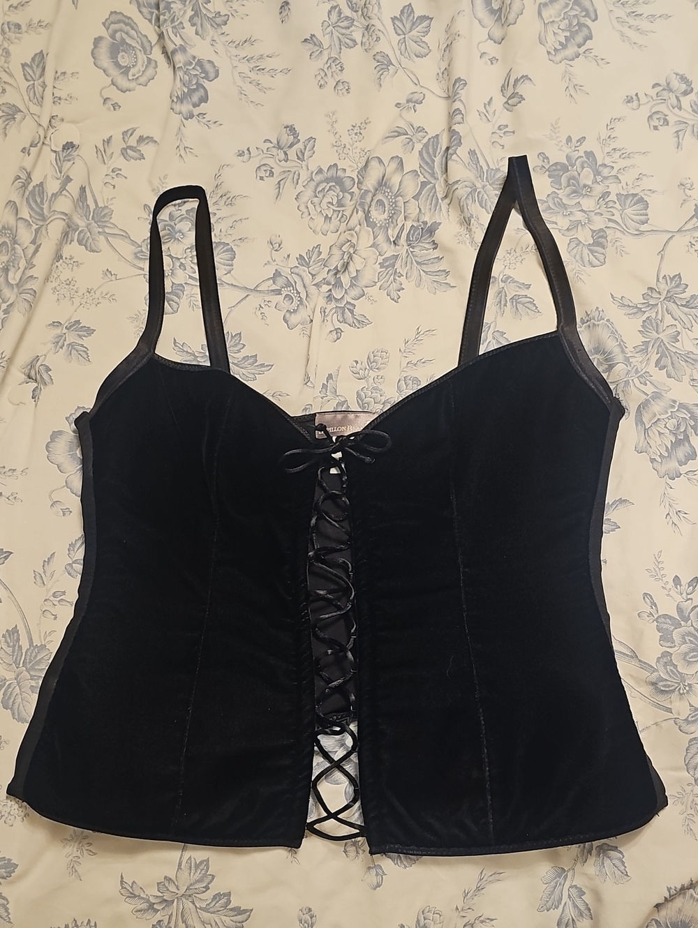 Papillon Blanc Black Velvet Lace-Up Cami